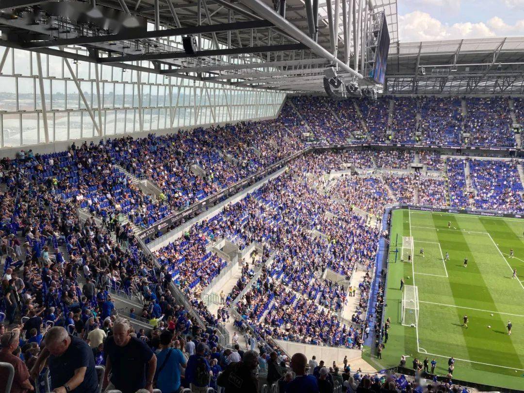 埃弗顿主场负于南安普顿，连败局势不断的简单介绍