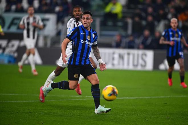 尤文图斯客场征战,顺利斩获三分 尤文图斯客场征战,顺利斩获三分