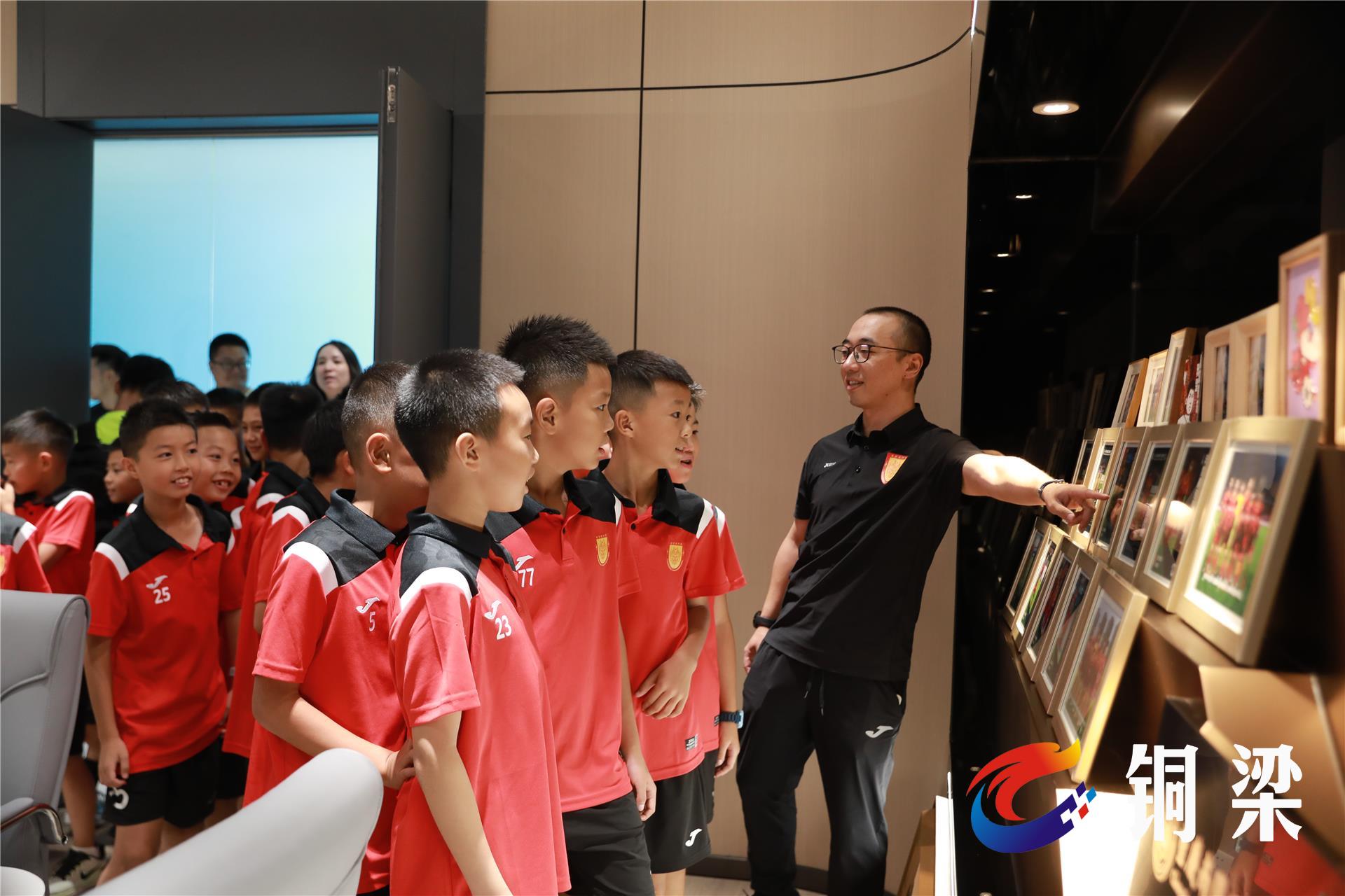 足球赛场上新星诞生,青训效果显著 足球赛场上新星诞生,青训效果显著