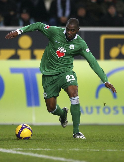 沃尔夫斯堡艰难获胜,稳定积分榜位置 沃尔夫斯堡艰难获胜,稳定积分榜位置