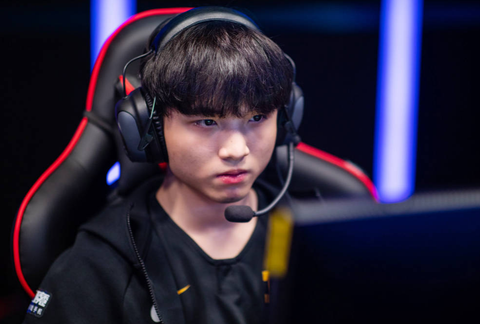 C9横扫T1,Xiaohu关键团战开团秒人激烈交锋全球总决赛,点燃全场激情的简单介绍 C9横扫T1,Xiaohu关键团战开团秒人激烈交锋全球总决赛,点燃全场激情的简单介绍