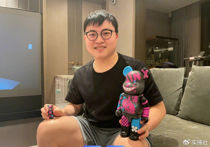 开云体育登录-RNG鏖战LGD，Uzi关键团战开团秒人宿敌对决2025世界赛，锁定晋级资格的简单介绍