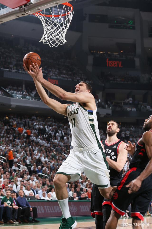 猛龙队横扫雄鹿队,晋级东部决赛 猛龙队横扫雄鹿队,晋级东部决赛