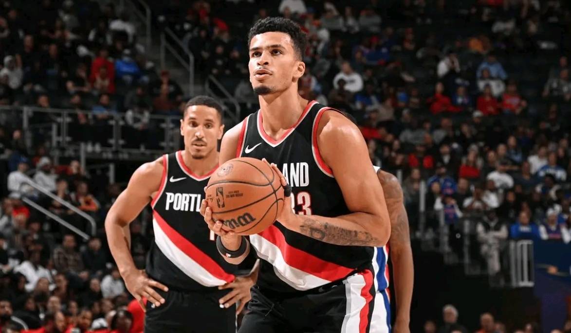 开拓者队主教练赞扬球队团结一致,为取得胜利付出努力 开拓者队主教练赞扬球队团结一致,为取得胜利付出努力