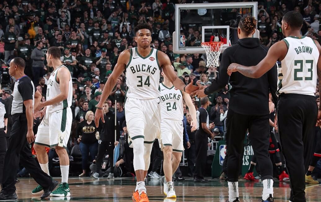 雄鹿王朝迎来关键一战,警惕自满带来失利 雄鹿王朝迎来关键一战,警惕自满带来失利