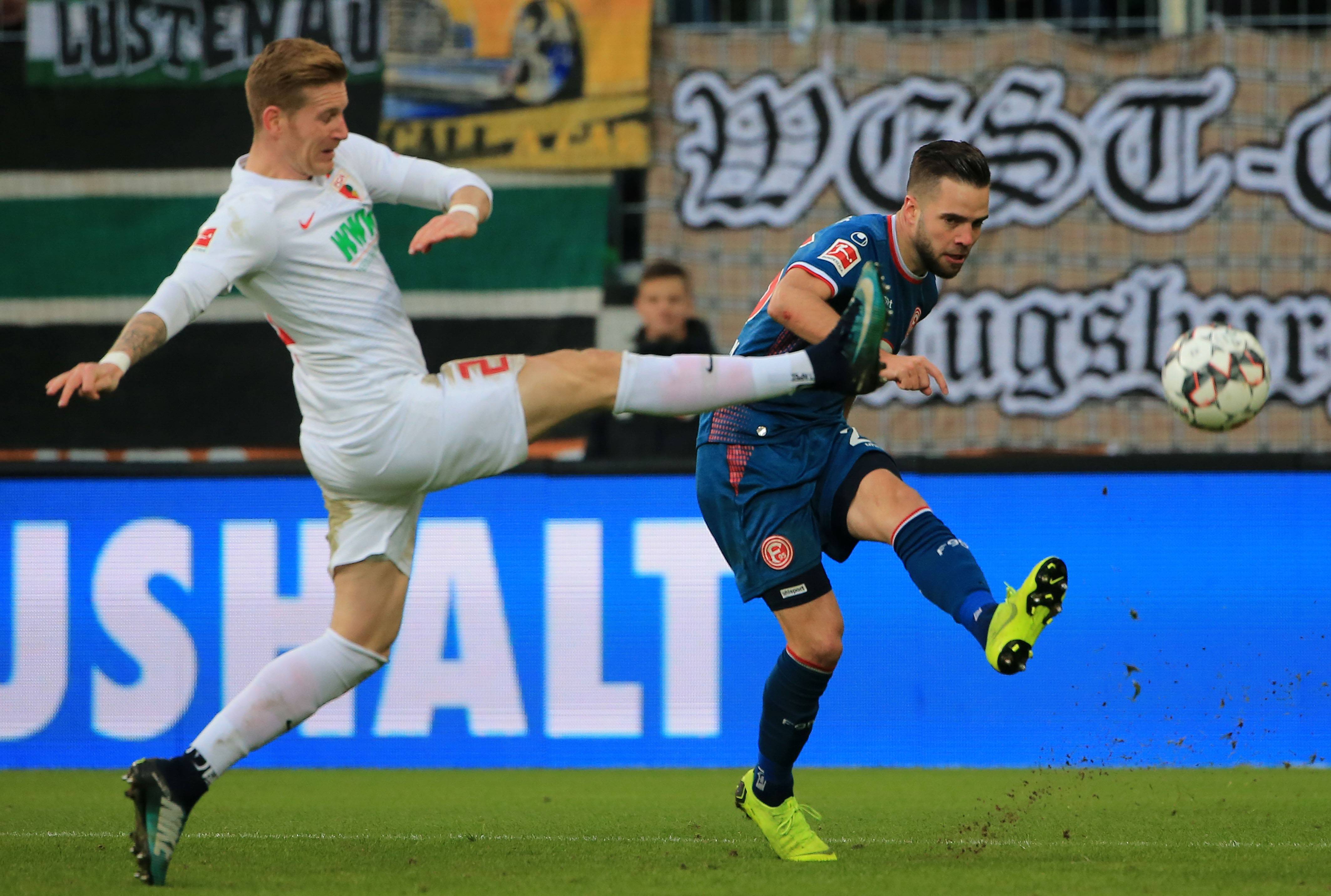 波兰队险胜匈牙利,保住领先地位 波兰队险胜匈牙利,保住领先地位