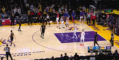 尼克斯队遭遇连败,排名下滑 尼克斯队遭遇连败,排名下滑