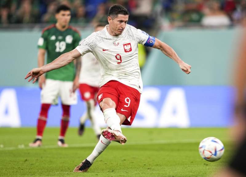 墨西哥逆转乌克兰，莱万统治全场的简单介绍