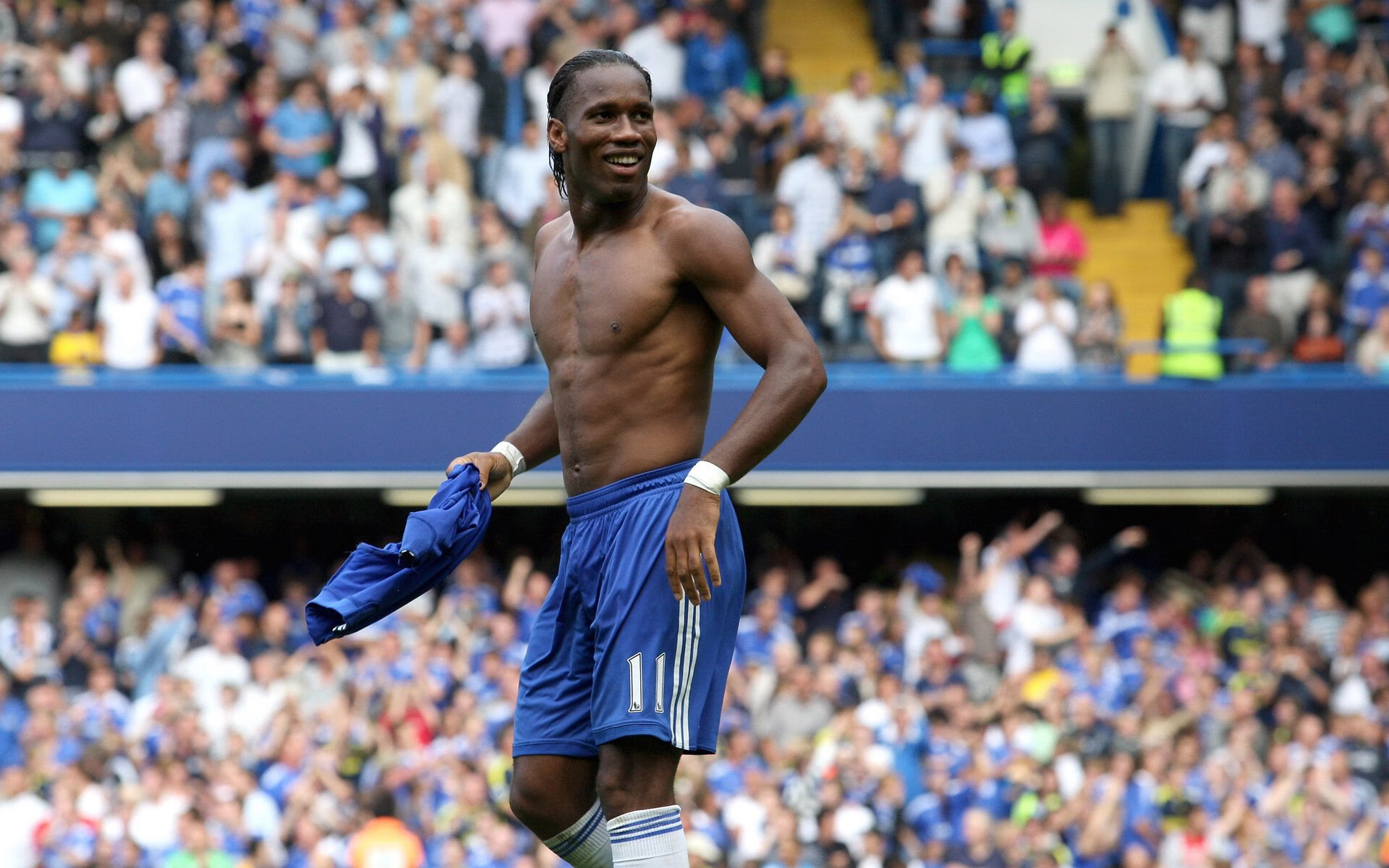 横扫黑土与震撼绿茵，阿尔卡拉斯在戴维斯杯与温网间的传奇交响