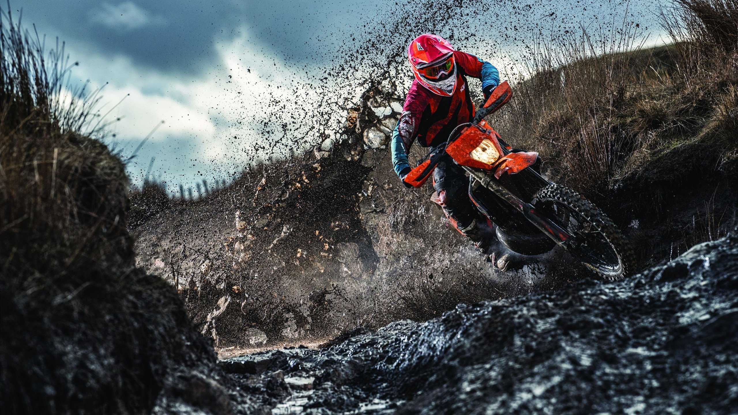 终场前奏响凯歌，阿尔瓦雷斯一锤定音，英格兰险破摩洛哥铁壁