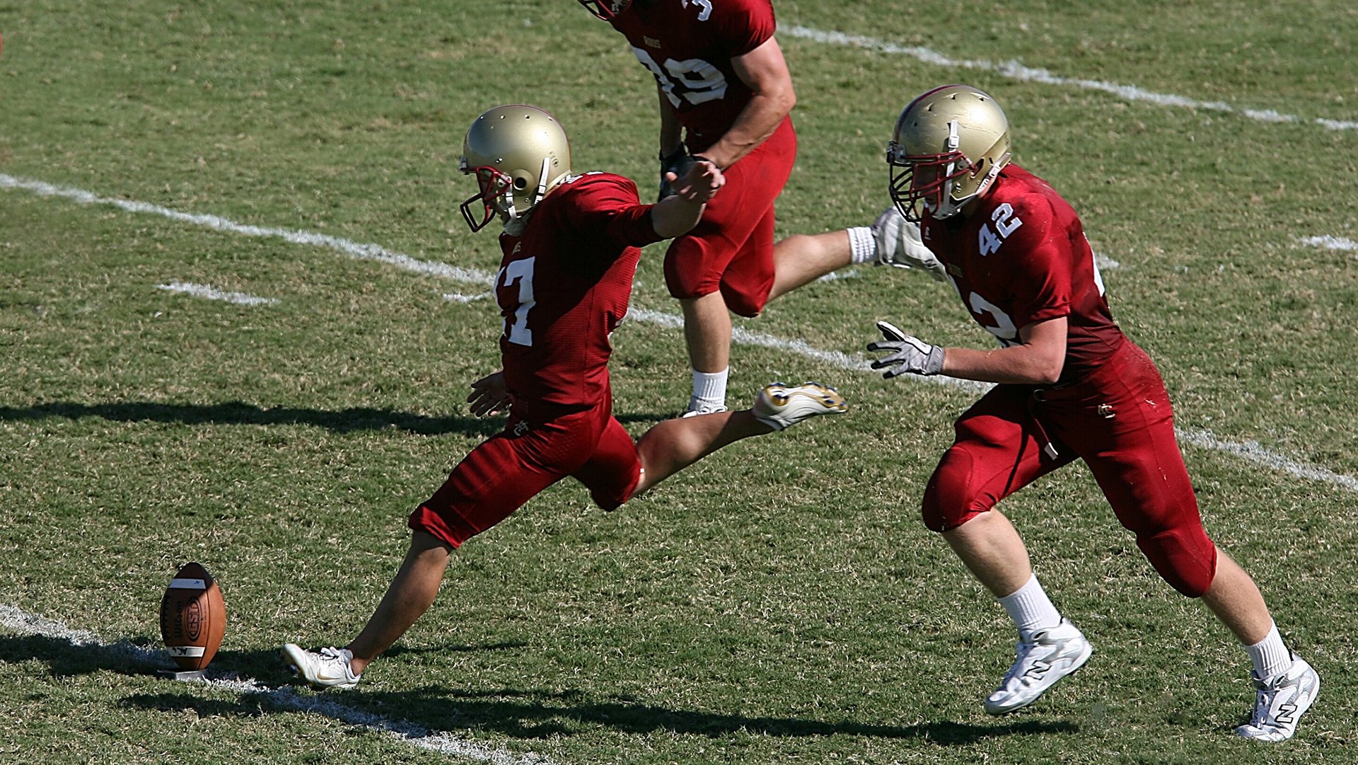 夜的锋芒，绝杀悬崖与领袖高原的遥相呼应